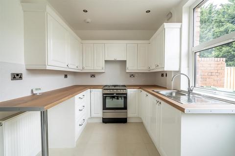 2 bedroom townhouse for sale, Tuke Avenue, York, YO10 3RN