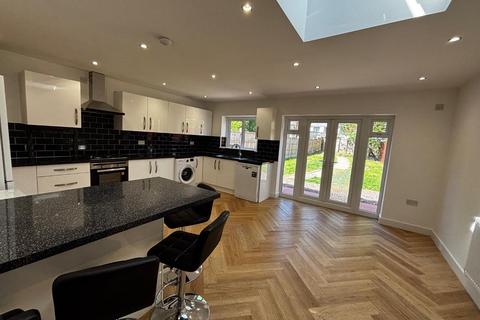 4 bedroom semi-detached house to rent, Wentworth Park Avenue, Harborne, Birmingham