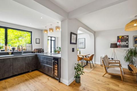 27 Chestnut Grove, Isleworth, TW7 7HA