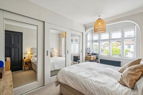 27 Chestnut Grove, Isleworth, TW7 7HA