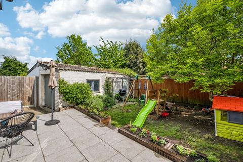 27 Chestnut Grove, Isleworth, TW7 7HA