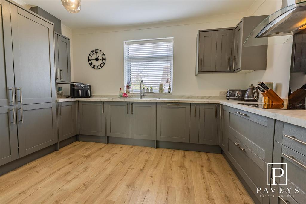 Kitchen diner