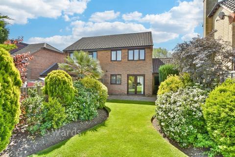 3 bedroom semi-detached house for sale, Howlsmere Close, Rochester ME2