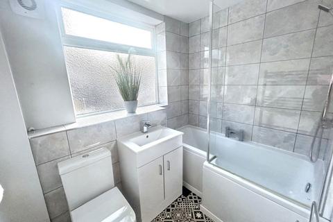 2 bedroom ground floor flat for sale, High Street East, Wallsend, Tyne and Wear, NE28 7RX