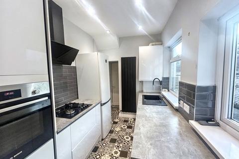 2 bedroom ground floor flat for sale, High Street East, Wallsend, Tyne and Wear, NE28 7RX