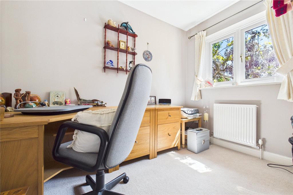 Bedroom/Office