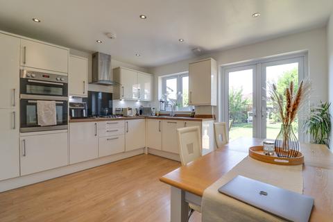 4 bedroom semi-detached house for sale, Leighton Road, Itchen