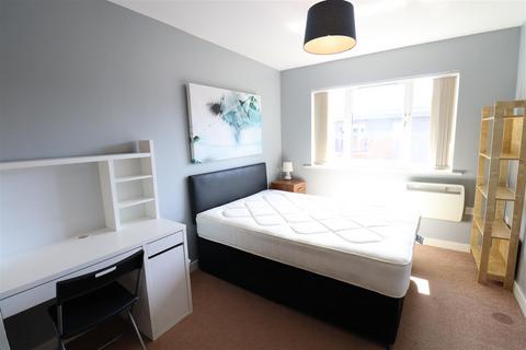 2 bedroom house to rent, Conisbrough Keep, Coventry, CV1 5PE