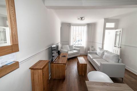 3 bedroom house to rent, Balaclava Street, St Thomas, Swansea