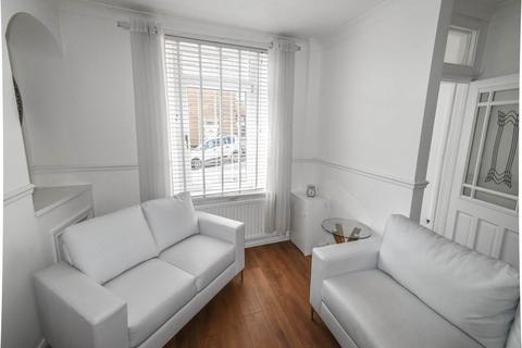 3 bedroom house to rent, Balaclava Street, St Thomas, Swansea