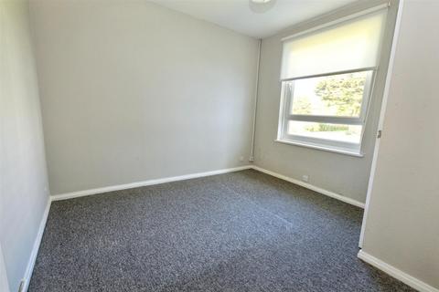 2 bedroom flat to rent, Compton Place Road, Lower Meads, BN21