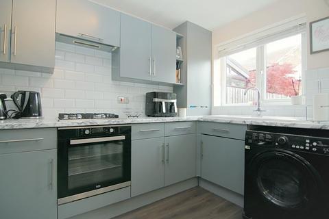 3 bedroom terraced house for sale, Littlemoor Court, Pudsey, LS28