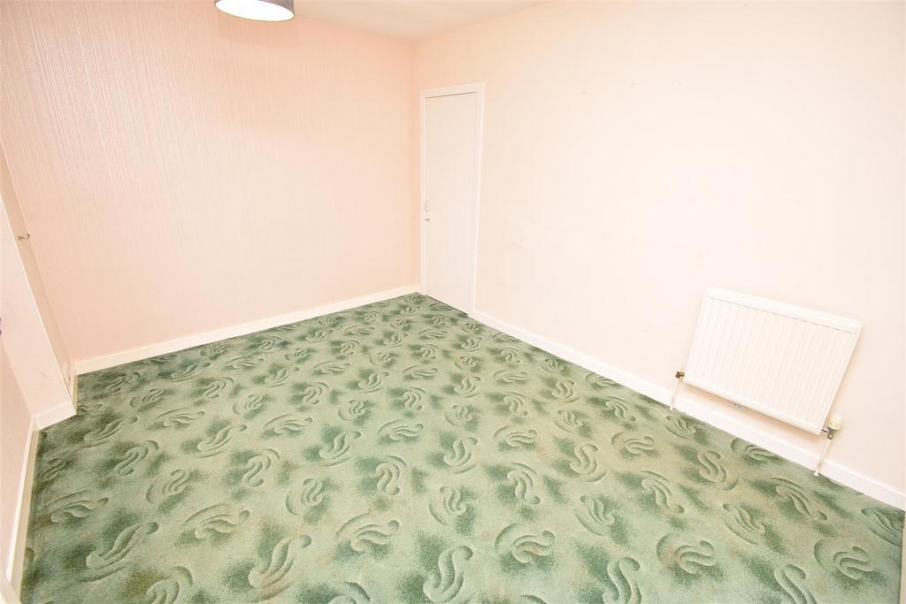 Bedroom two (2).jpg