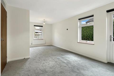 2 bedroom flat for sale, Chigwell Court, Cambridge CB5