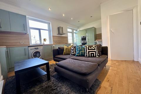 49 Adelphi Road, Huddersfield, HD3 4BB