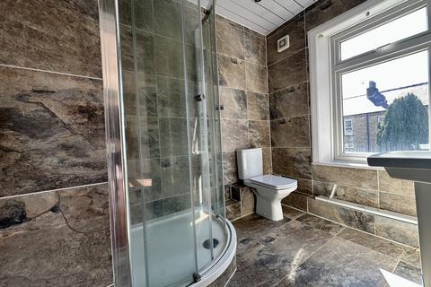 49 Adelphi Road, Huddersfield, HD3 4BB