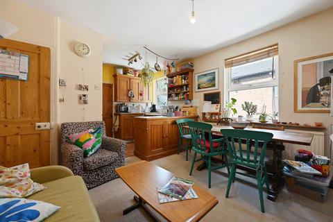 undefined, Glenfield Road, Ealing