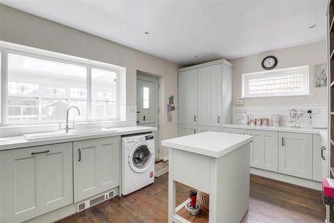 3 bedroom detached bungalow for sale, South View Road, Carlton NG4