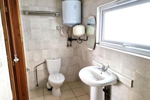 Flat 1, 23 - 25 Biscot Road, Luton, LU3 1AH