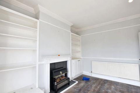2 bedroom flat for sale, First Floor Flat, 27(A) Abbey Road, Belvedere, DA17 5DF