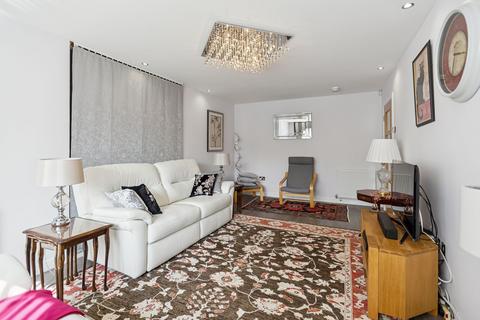 2 Frances Gordon Road, Perth, PH2 8EW