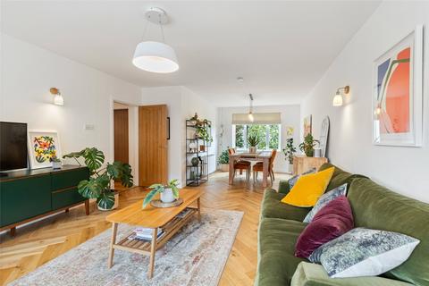 3 bedroom flat for sale, Flat 69, Castle Court, 44 Broomburn Drive, Newton Mearns, Glasgow, G77