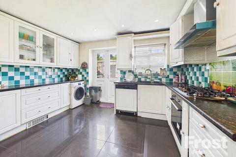 61 Dudley Road, Feltham, TW14 8EJ