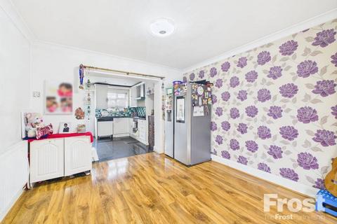 61 Dudley Road, Feltham, TW14 8EJ