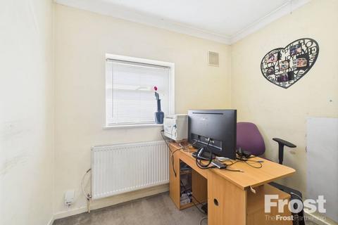 61 Dudley Road, Feltham, TW14 8EJ