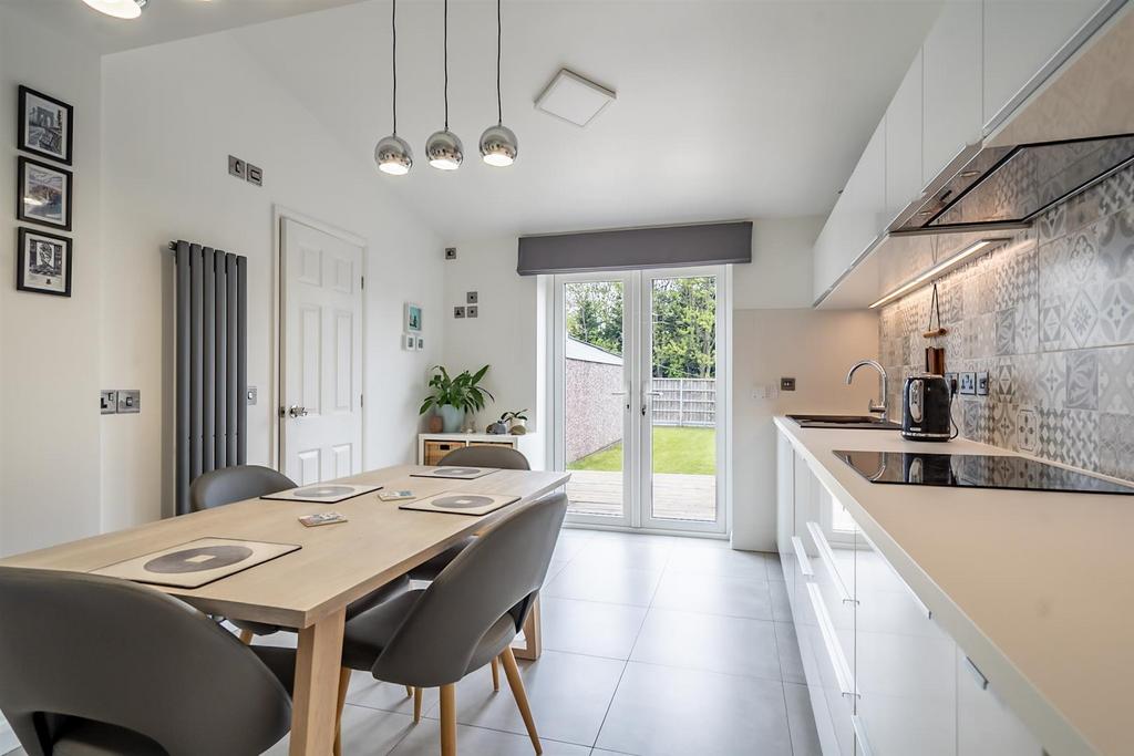 Kitchen dining room