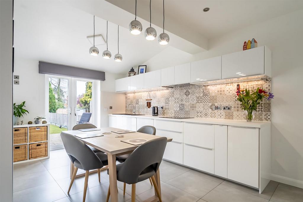 Kitchen dining room