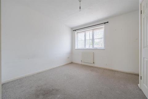 24 Ashcombe Crescent, Bristol, BS30 5NX