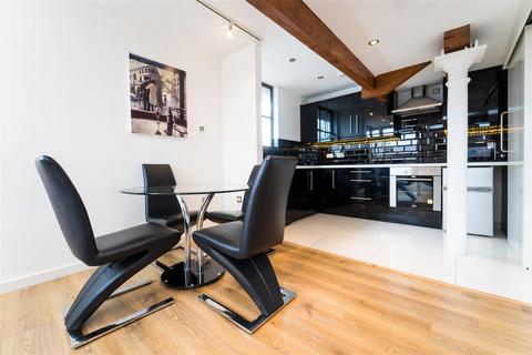 1 bedroom apartment to rent, Bloom Street, The Village
