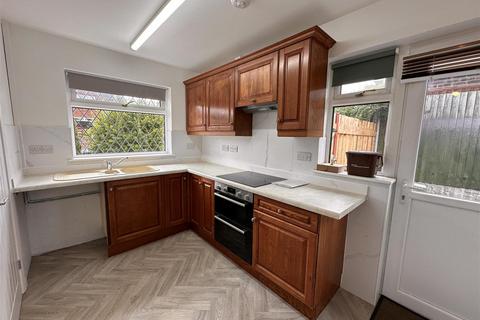 2 bedroom detached bungalow to rent, Wedgwood Road, Cheadle