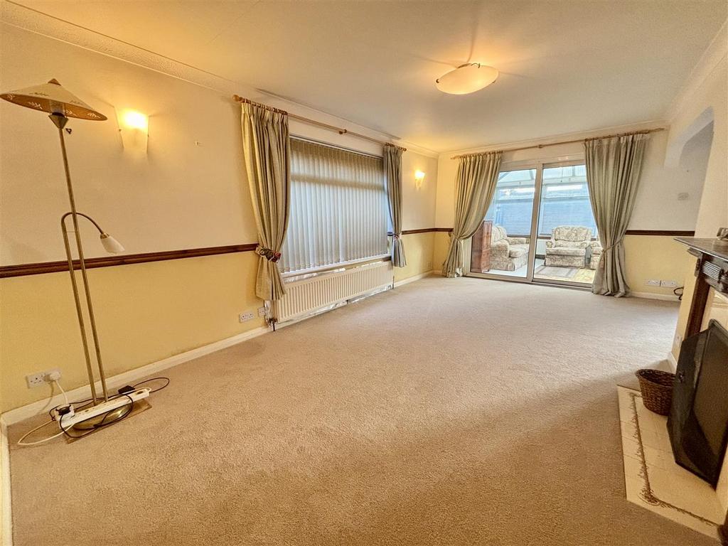 Lounge / Dining Room
