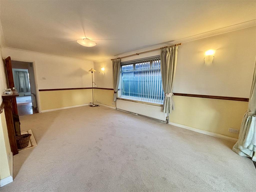 Lounge / Dining Room