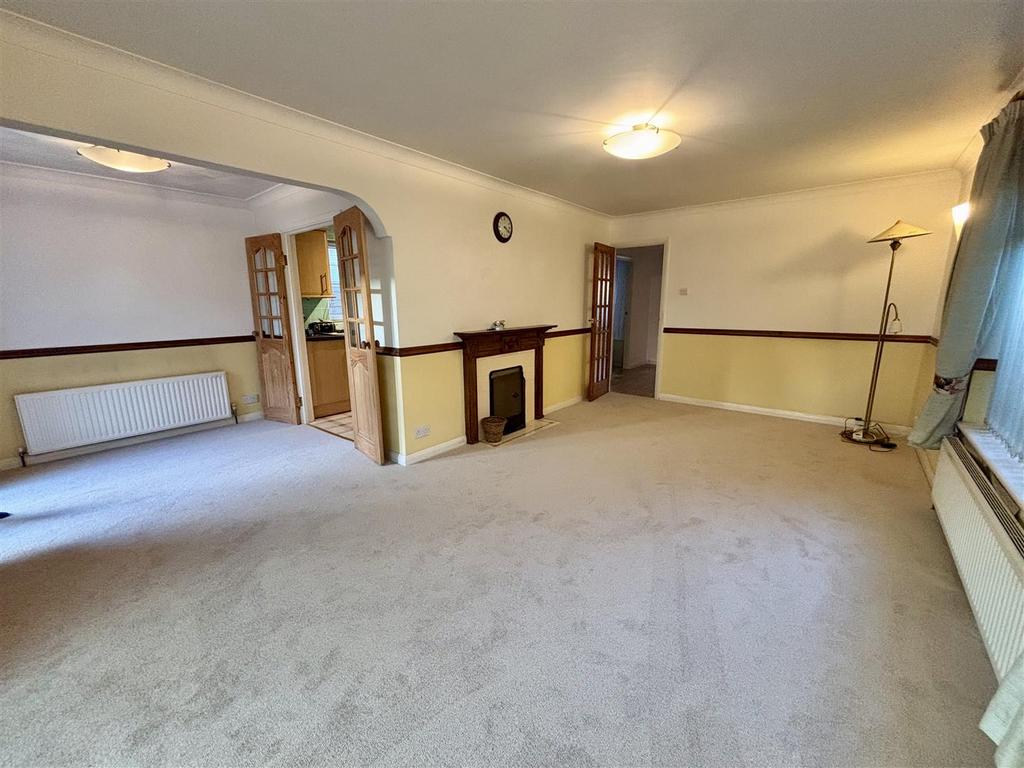 Lounge / Dining Room