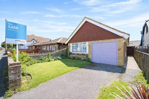 2 bedroom detached bungalow for sale, Arundel Road, Peacehaven