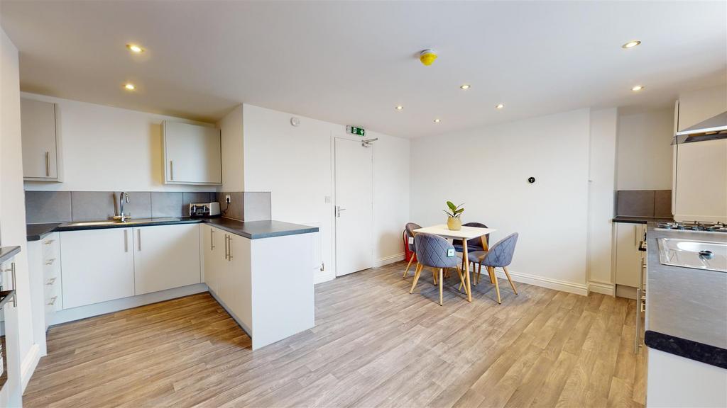 69-Kirkgate-Rm2-05092023 151303.jpg