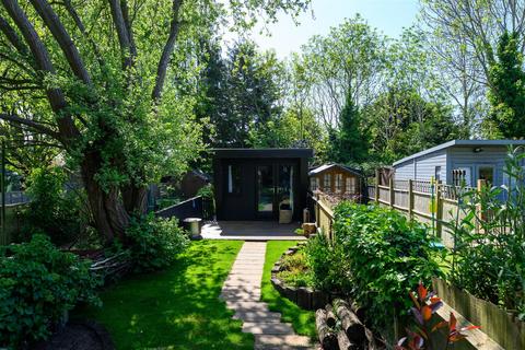 2 bedroom terraced house for sale, Breakspeare Road, Abbots Langley