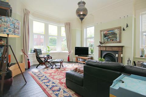 5 bedroom end of terrace house for sale, Cemetery Road, Pudsey
