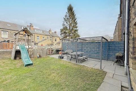 5 bedroom end of terrace house for sale, Cemetery Road, Pudsey