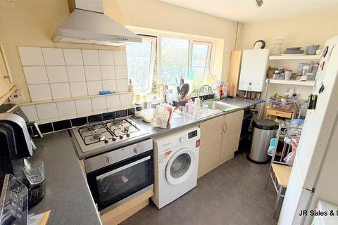 3 bedroom maisonette for sale, Chadwell Avenue, Cheshunt