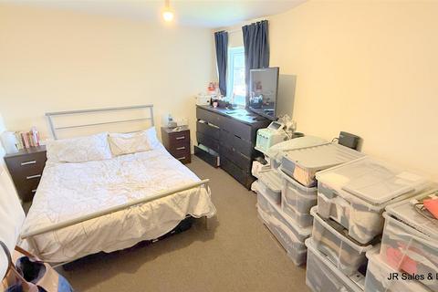 3 bedroom maisonette for sale, Chadwell Avenue, Cheshunt