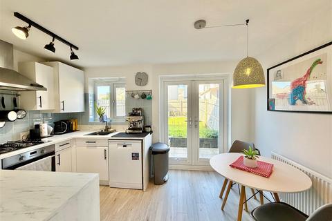 2 bedroom end of terrace house for sale, Charlbury Drive, Plymouth PL9