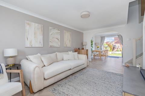 14 Columbine Way, Littlehampton, BN17 6UX