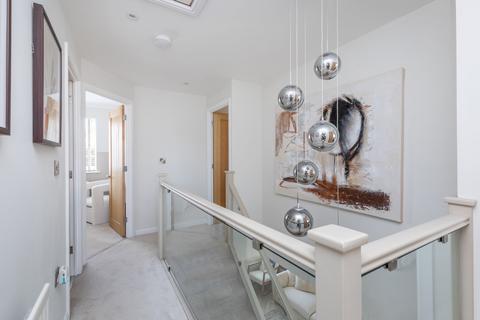 14 Columbine Way, Littlehampton, BN17 6UX
