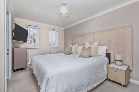 14 Columbine Way, Littlehampton, BN17 6UX