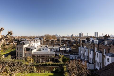 3 bedroom penthouse for sale, Belsize Crescent, Akenside Court, NW3
