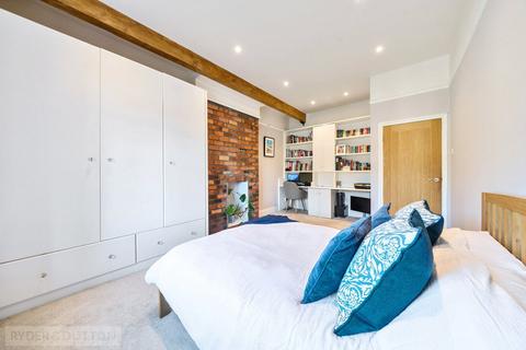4 bedroom semi-detached house for sale, Sheffield Road, Glossop, Derbyshire, SK13